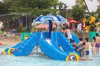 Смешные скольжения спортивной площадки аквапарк детей