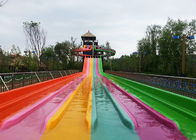 Оборудование игр парка брызг Мулти стеклоткани водных горок радуги гонок майны на открытом воздухе